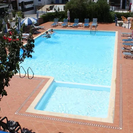 Katerina Babis Lägenhetshotell Agios Prokopios (Naxos)